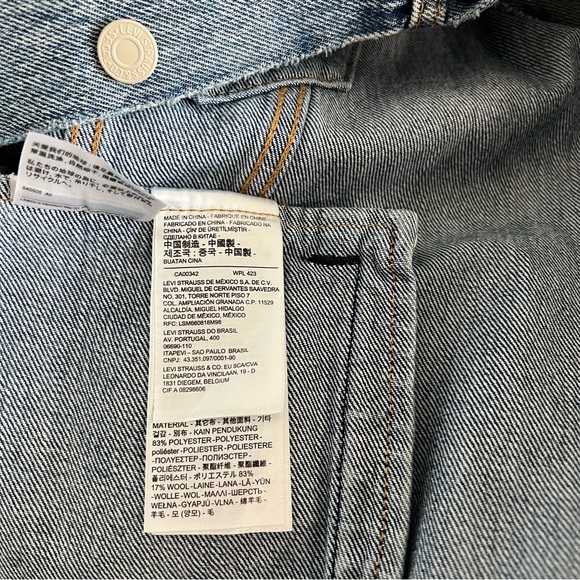 Levi’s Men’s Blanket Back Crop Denim Jacket, Custom Levi’s Button, Size L. 0143. - Picture 7 of 11